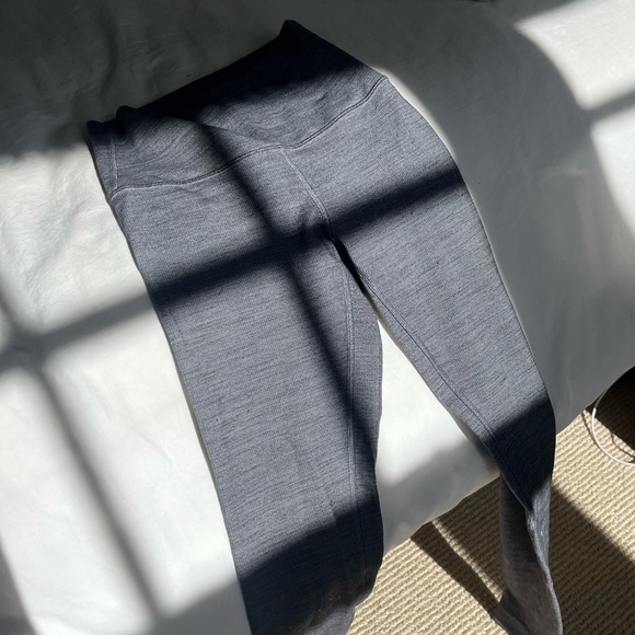 Lululemon Wunder Under Grey Leggings 25’-28’ - Picture 5 of 5